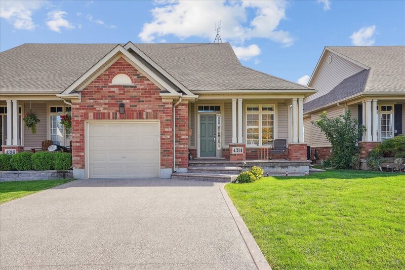 640 Cochrane Rd, Hamilton